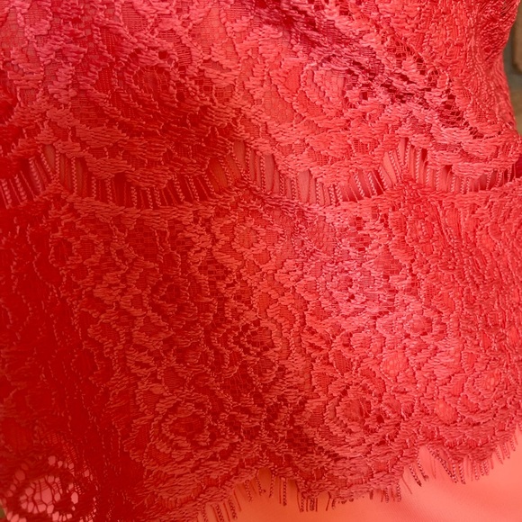 Coral lace sleeveless top - Picture 6 of 7